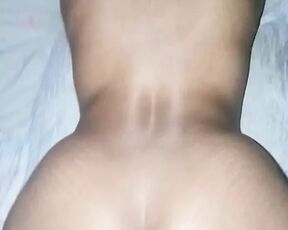 Colocou a morena de quatro e comeu gostoso a cavala