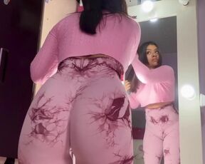Mila Farting While Getting Ready In Front Of The Mirror! So Sexy!